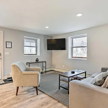 Charming Beacon Apt With Fire Pit Near Hiking! Exterior photo