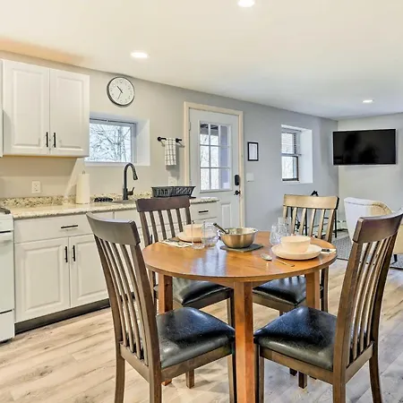 Charming Beacon Apt With Fire Pit Near Hiking! Exterior photo